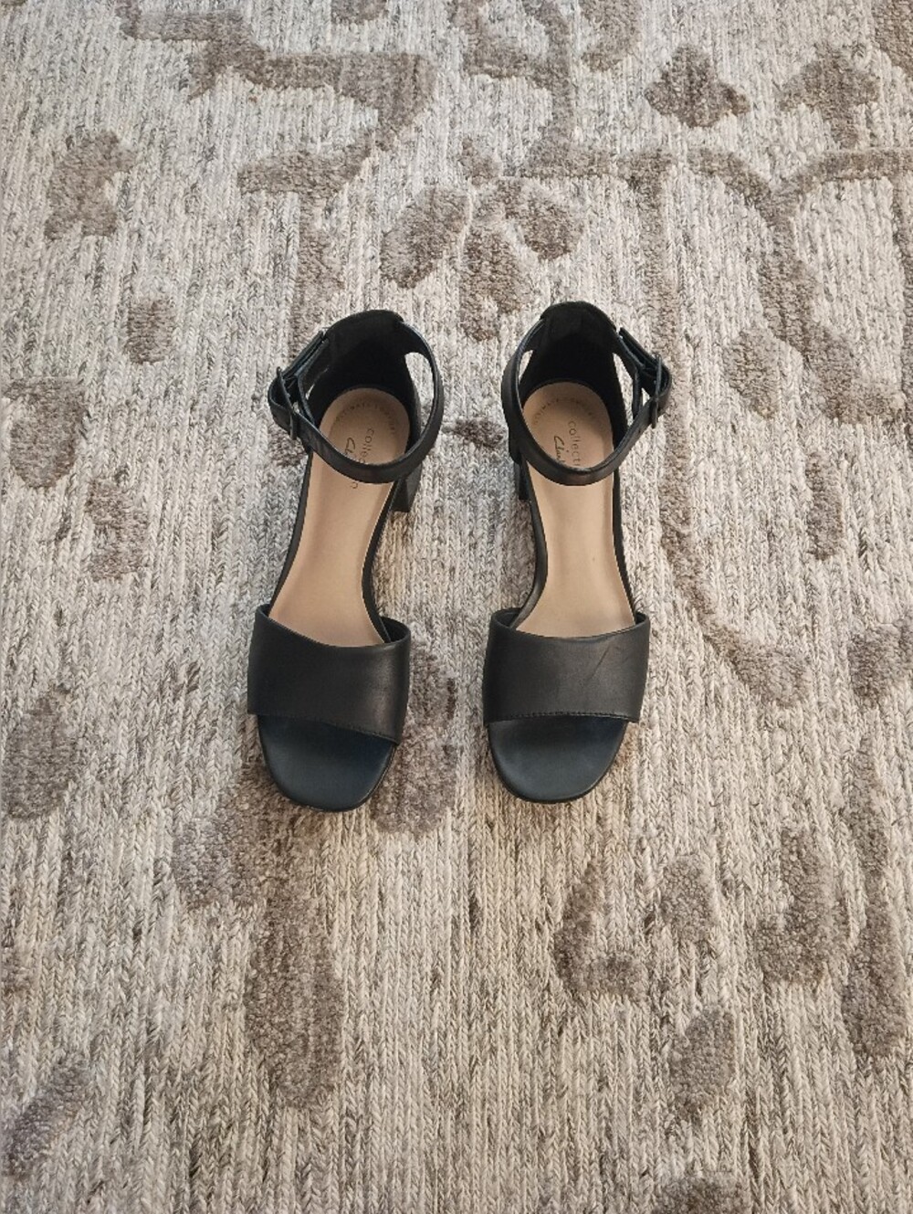 Clarks Ultimate Comfort Size 6 Block Heal Women's Black Ankle-Strap Sandals